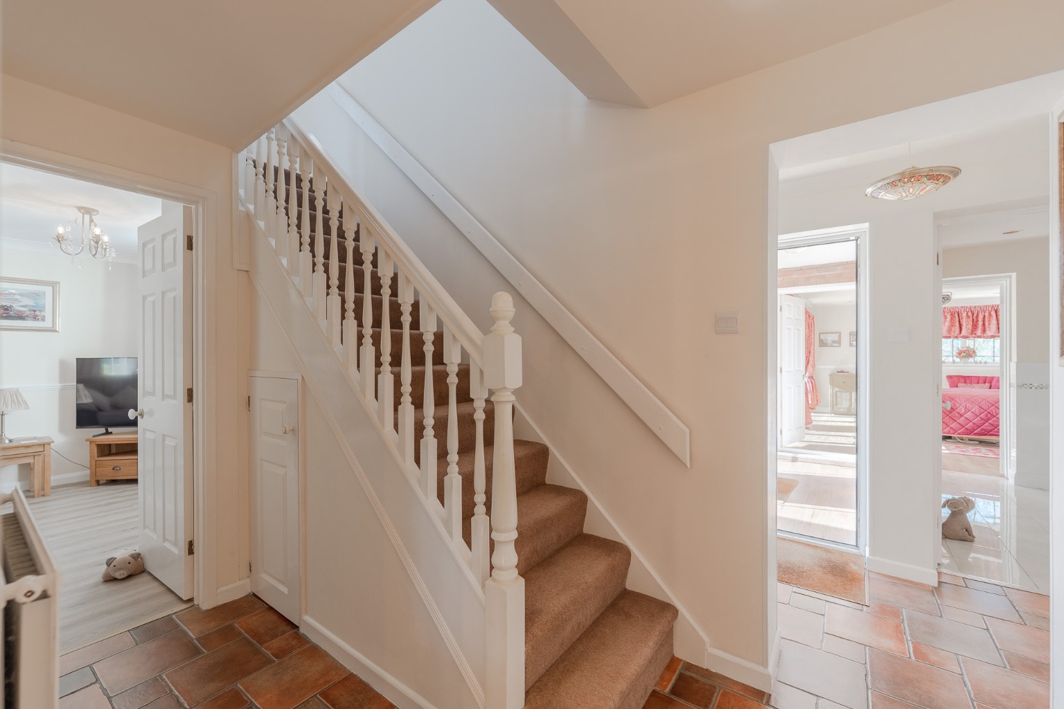 Stunning five bedroom detached and extended family home with annexe Property image 8