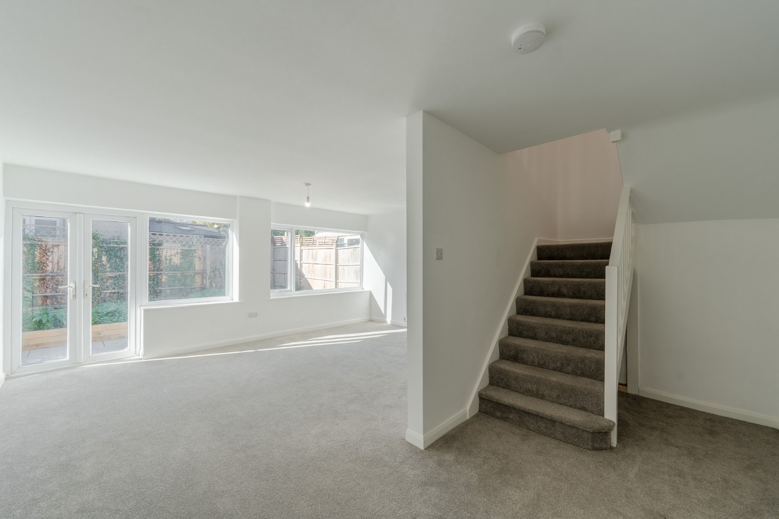 A SPACIOUS FOUR BEDROOM HOME IN THE HEART OF SOUGHT-AFTER BUCKDEN Property image 5