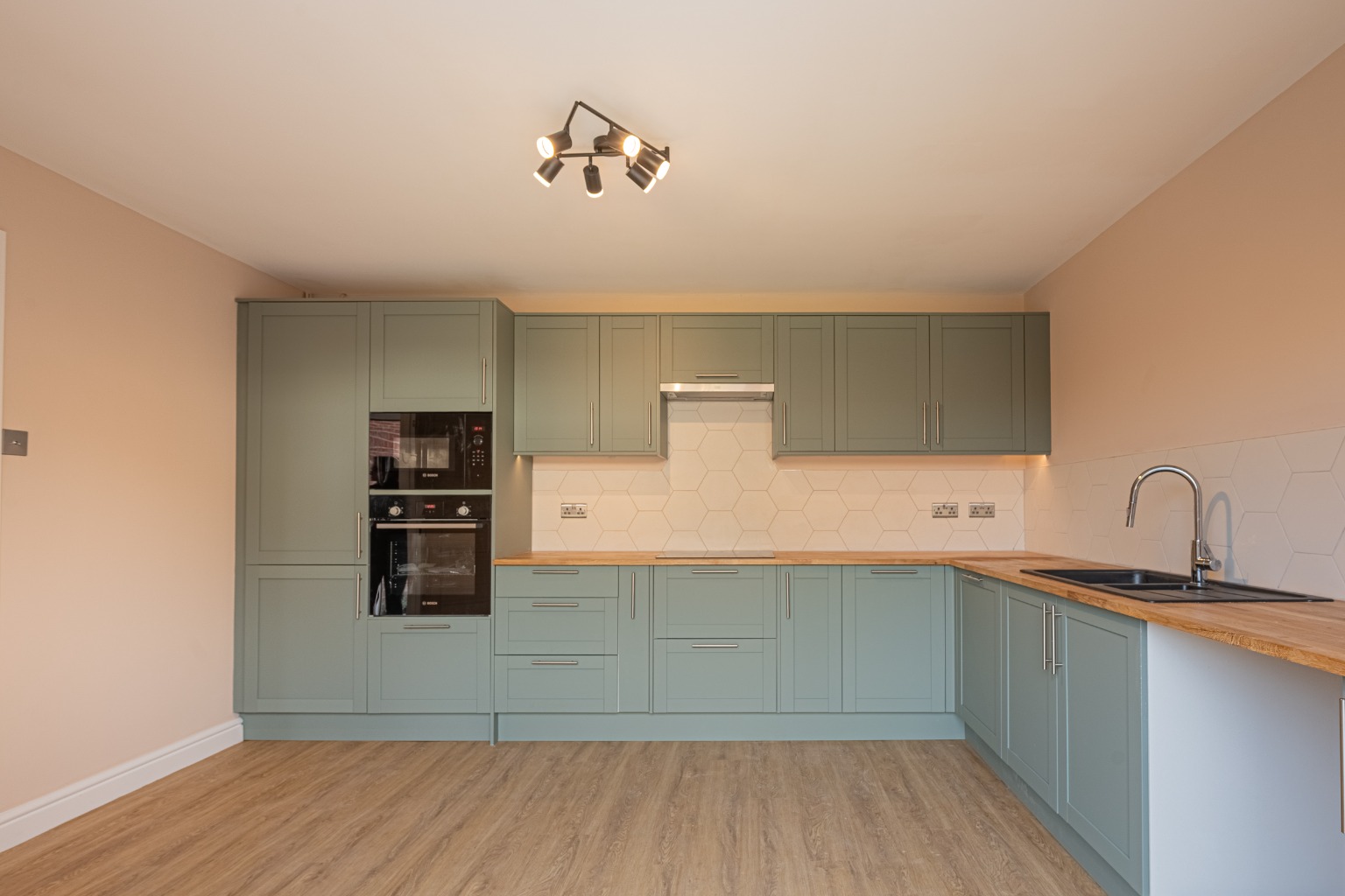 Stunning Three Bed Renovated Home in Eaton Socon, No Onward Chain! Property image 2