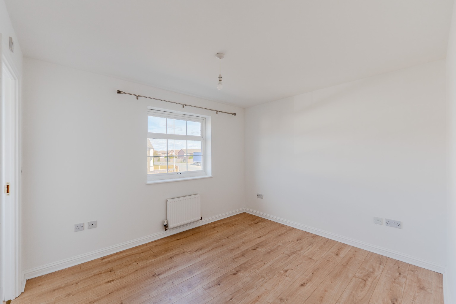 NO FORWARD CHAIN THREE BEDROOM HOME TWO BATHROOMS CLOSE TO SCHOOLS & AMENITIES Property image 9