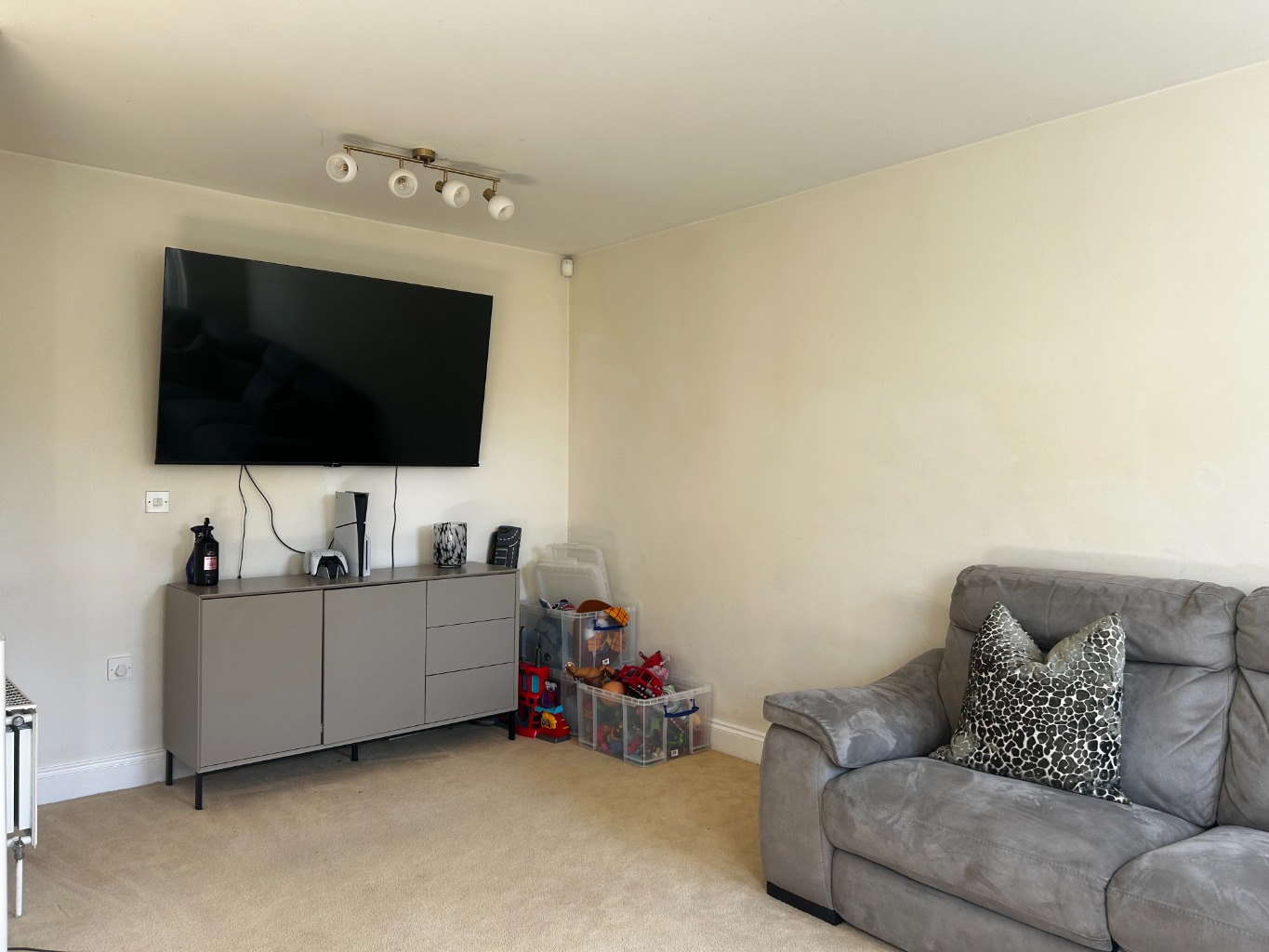 THREE BEDROOM SEMI DETACHED HOME Property image 4