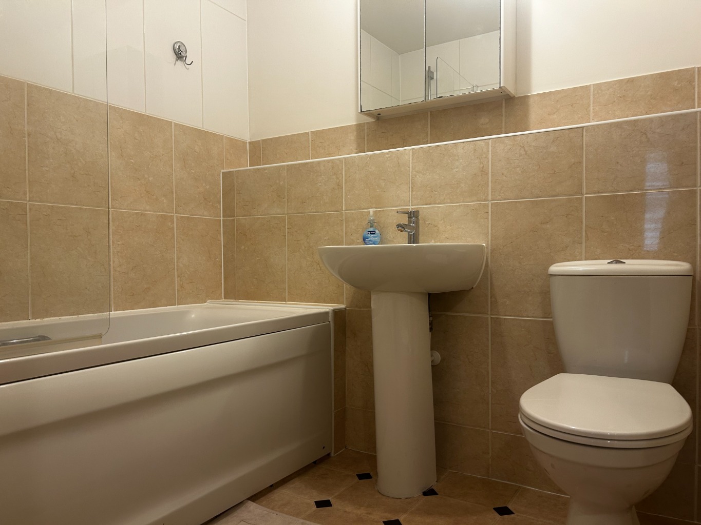 TWO BEDROOM GROUND FLOOR APARTMENT Property image 9