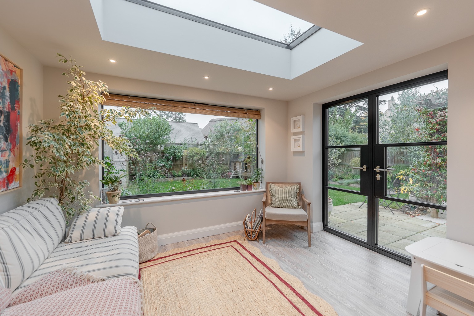 Immaculate 3 Bedroom Link-Detached Home in Sought-After Brampton Park Property image 8