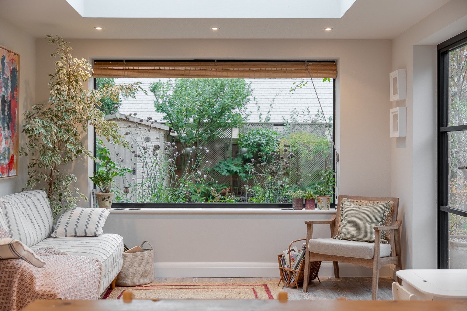 Immaculate 3 Bedroom Link-Detached Home in Sought-After Brampton Park Property image 5