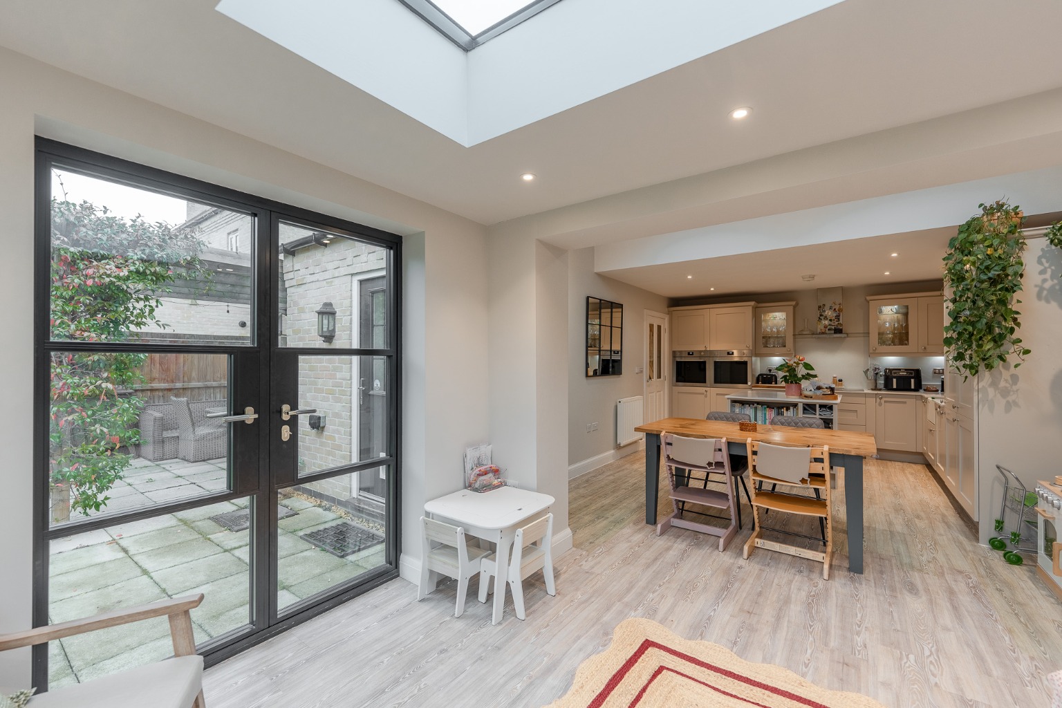 Immaculate 3 Bedroom Link-Detached Home in Sought-After Brampton Park Property image 9