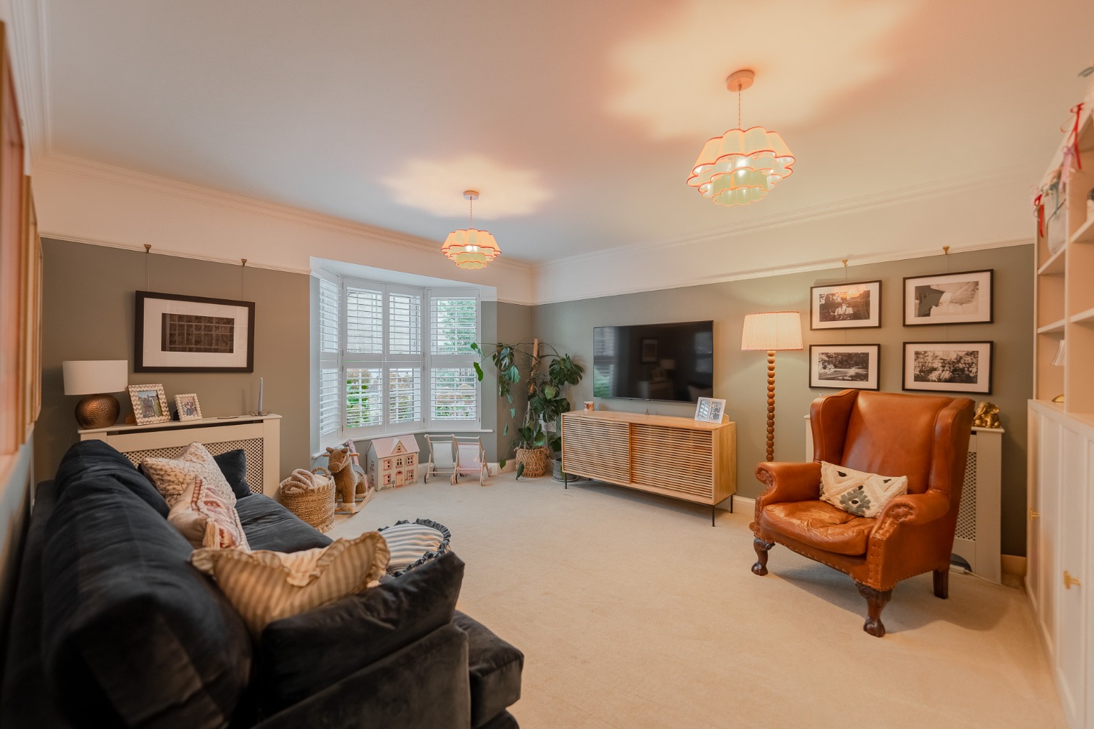 Immaculate 3 Bedroom Link-Detached Home in Sought-After Brampton Park Property image 3