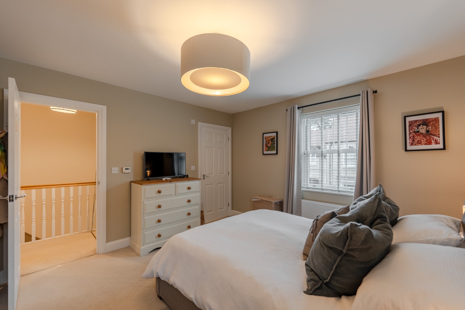Immaculate 3 Bedroom Link-Detached Home in Sought-After Brampton Park Property image 16