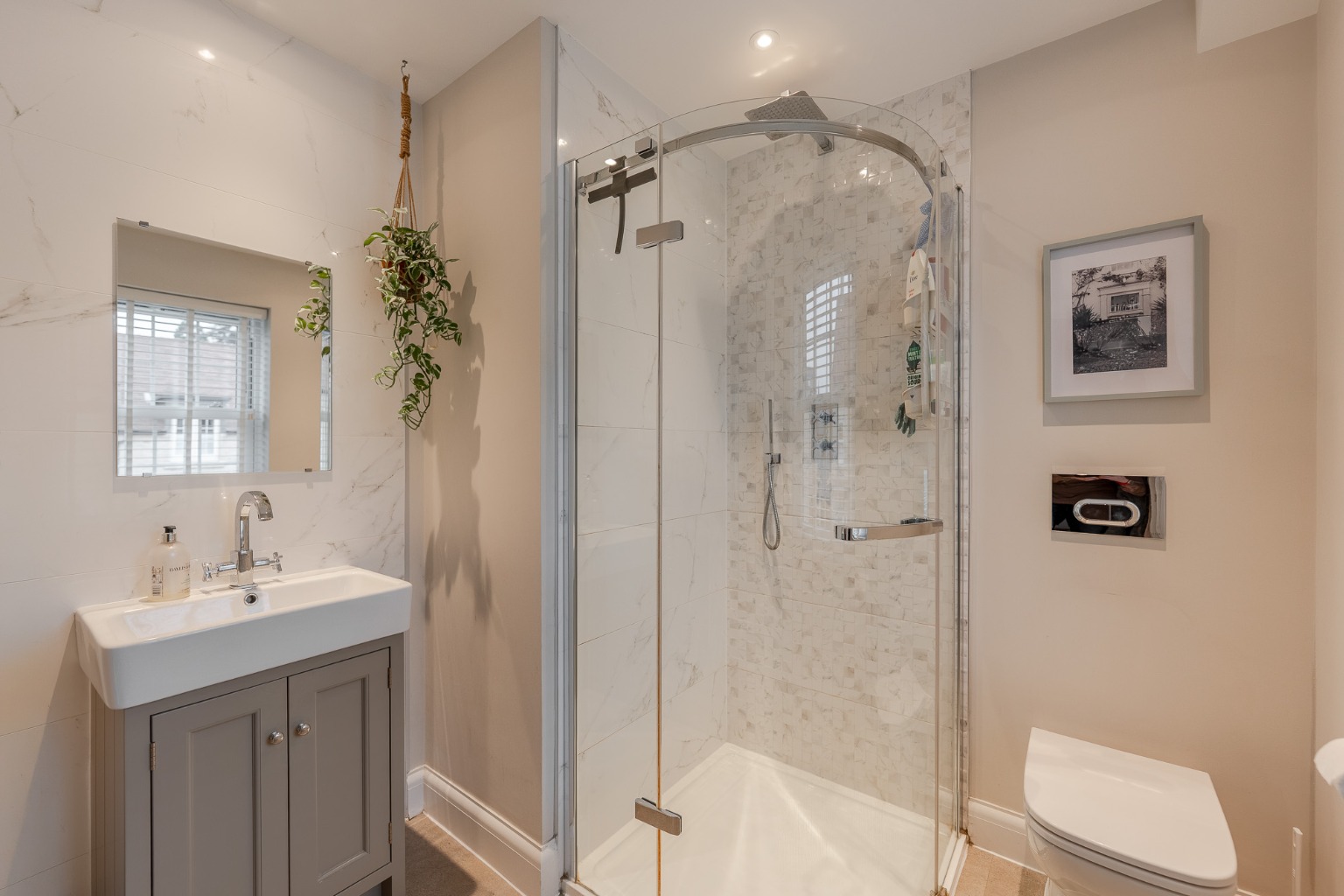 Immaculate 3 Bedroom Link-Detached Home in Sought-After Brampton Park Property image 17