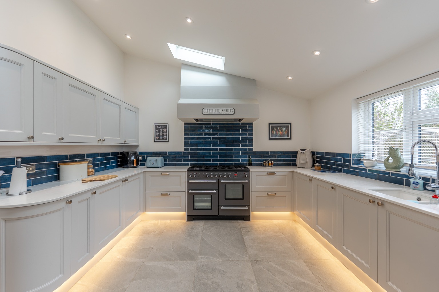 * Guide Price £800,000 - £850,000 * Exquisite 4 Bedroom Family Home with Views Over Hemingford Lake Property image 9