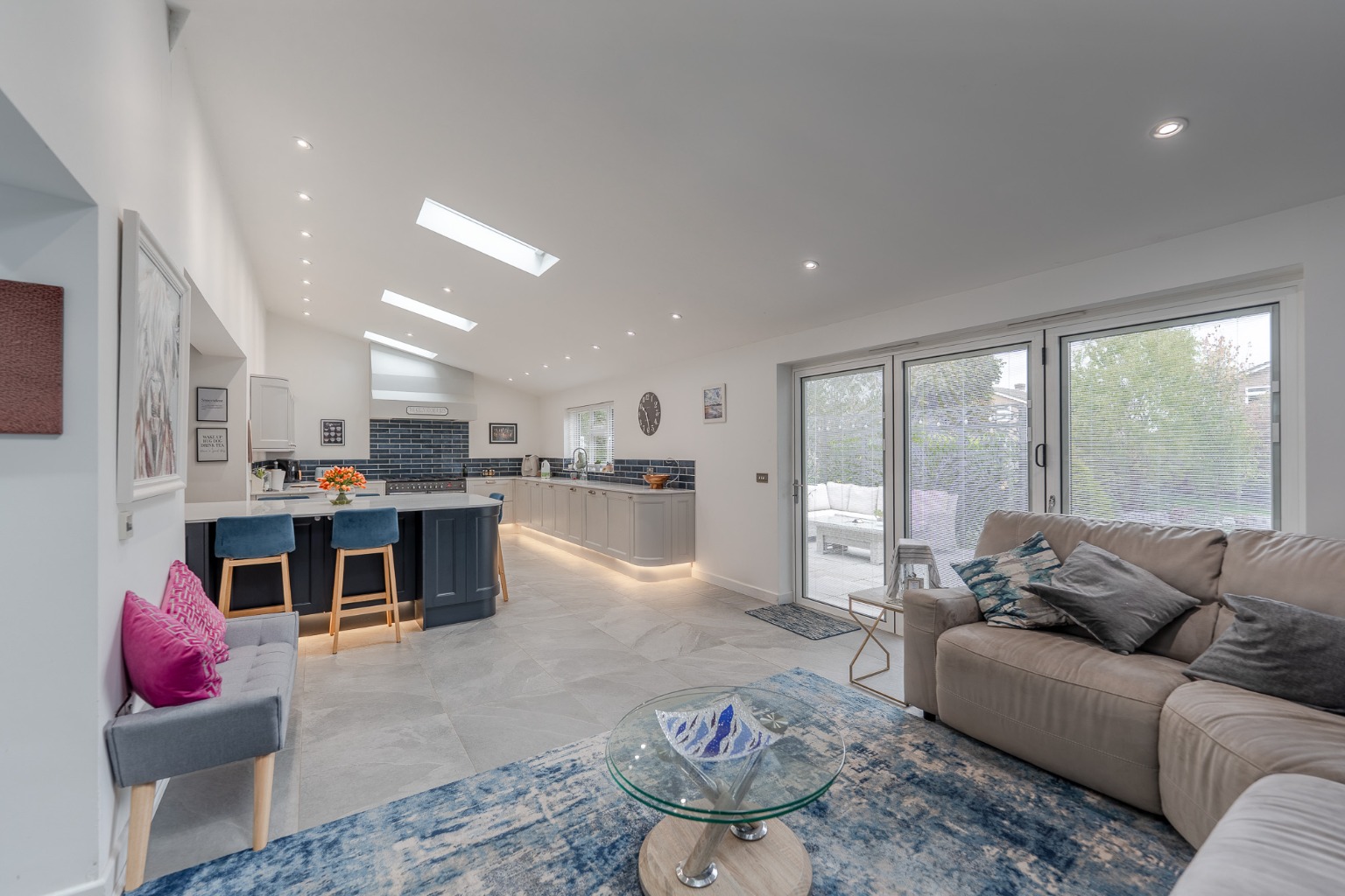 * Guide Price £800,000 - £850,000 * Exquisite 4 Bedroom Family Home with Views Over Hemingford Lake Property image 10