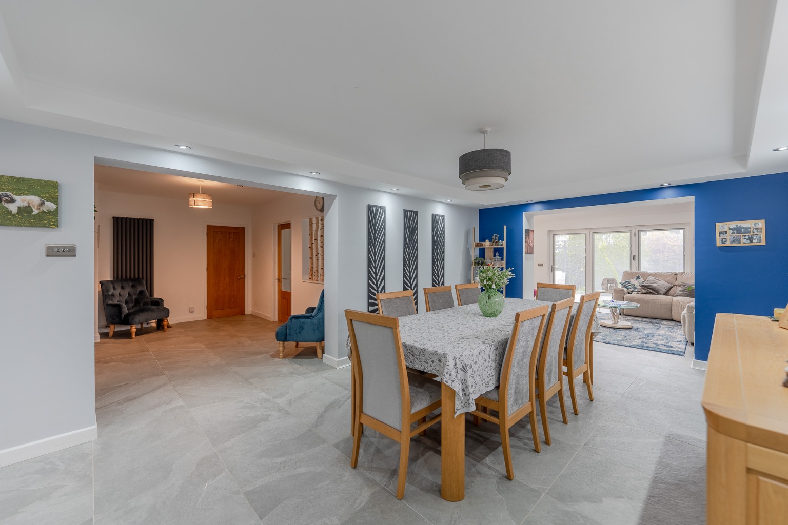* Guide Price £800,000 - £850,000 * Exquisite 4 Bedroom Family Home with Views Over Hemingford Lake Property image 5