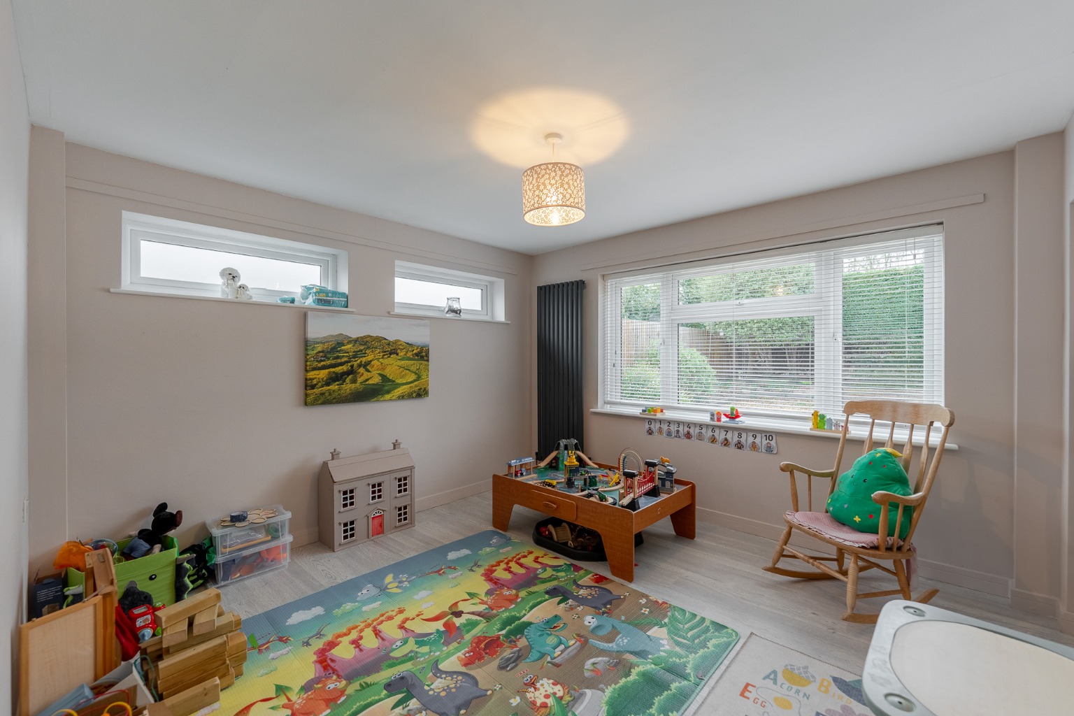* Guide Price £800,000 - £850,000 * Exquisite 4 Bedroom Family Home with Views Over Hemingford Lake Property image 7