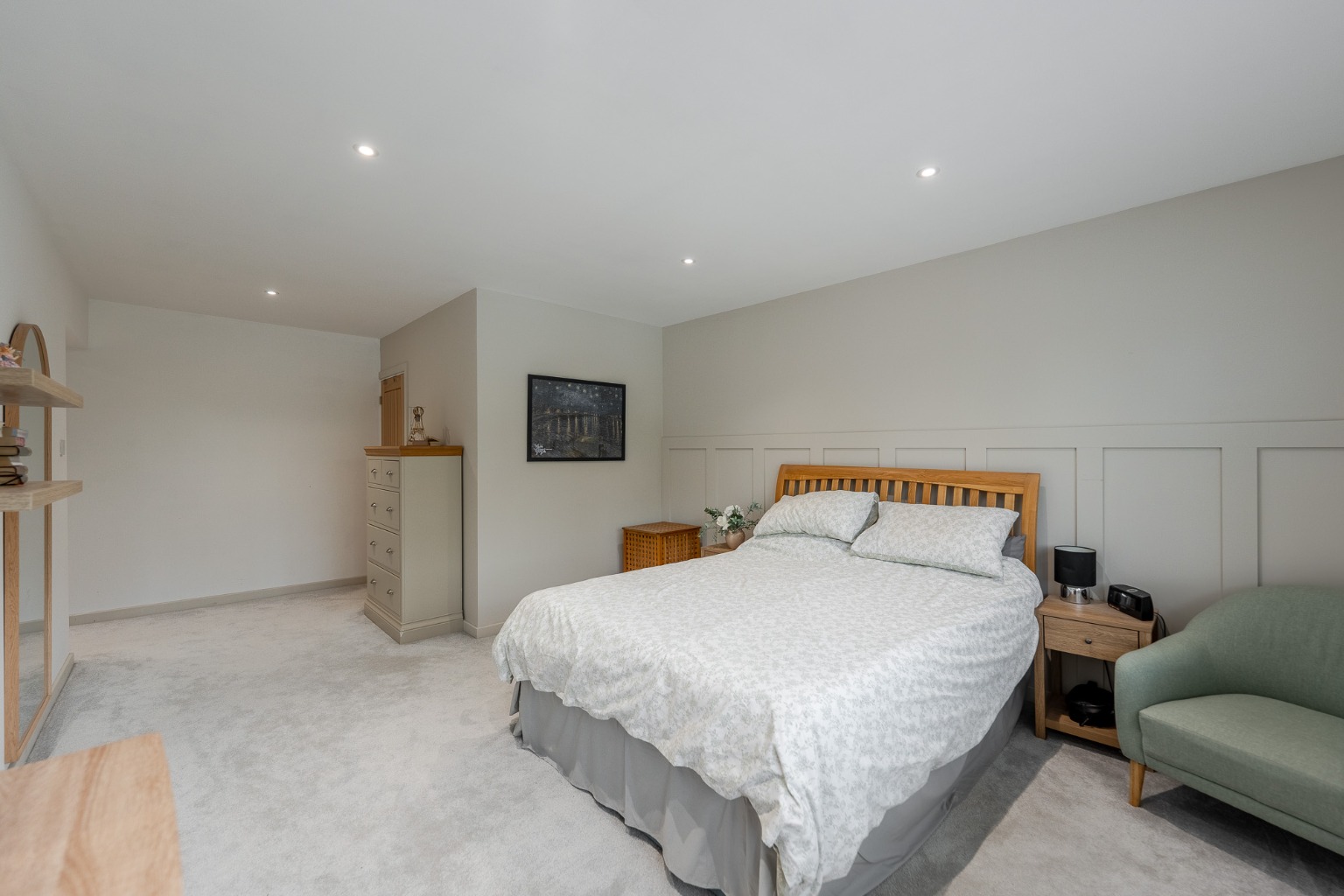 * Guide Price £800,000 - £850,000 * Exquisite 4 Bedroom Family Home with Views Over Hemingford Lake Property image 14
