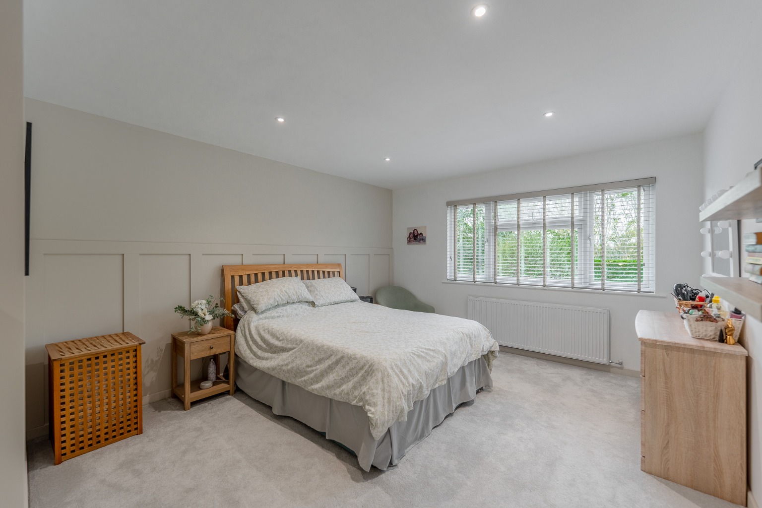 * Guide Price £800,000 - £850,000 * Exquisite 4 Bedroom Family Home with Views Over Hemingford Lake Property image 13