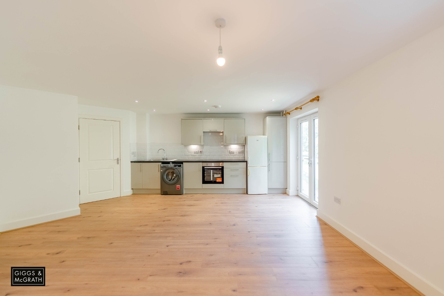 Modern Two Double Bedroom Apartment in Stukeley Meadows, Huntingdon Property image 2