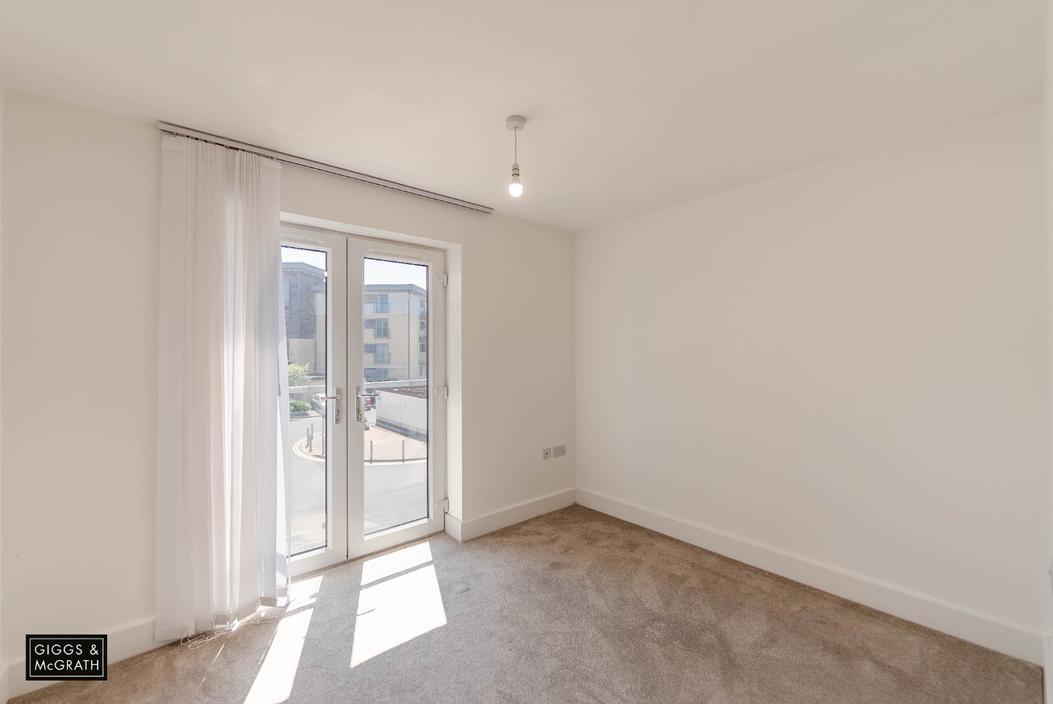 Modern Two Double Bedroom Apartment in Stukeley Meadows, Huntingdon Property image 8
