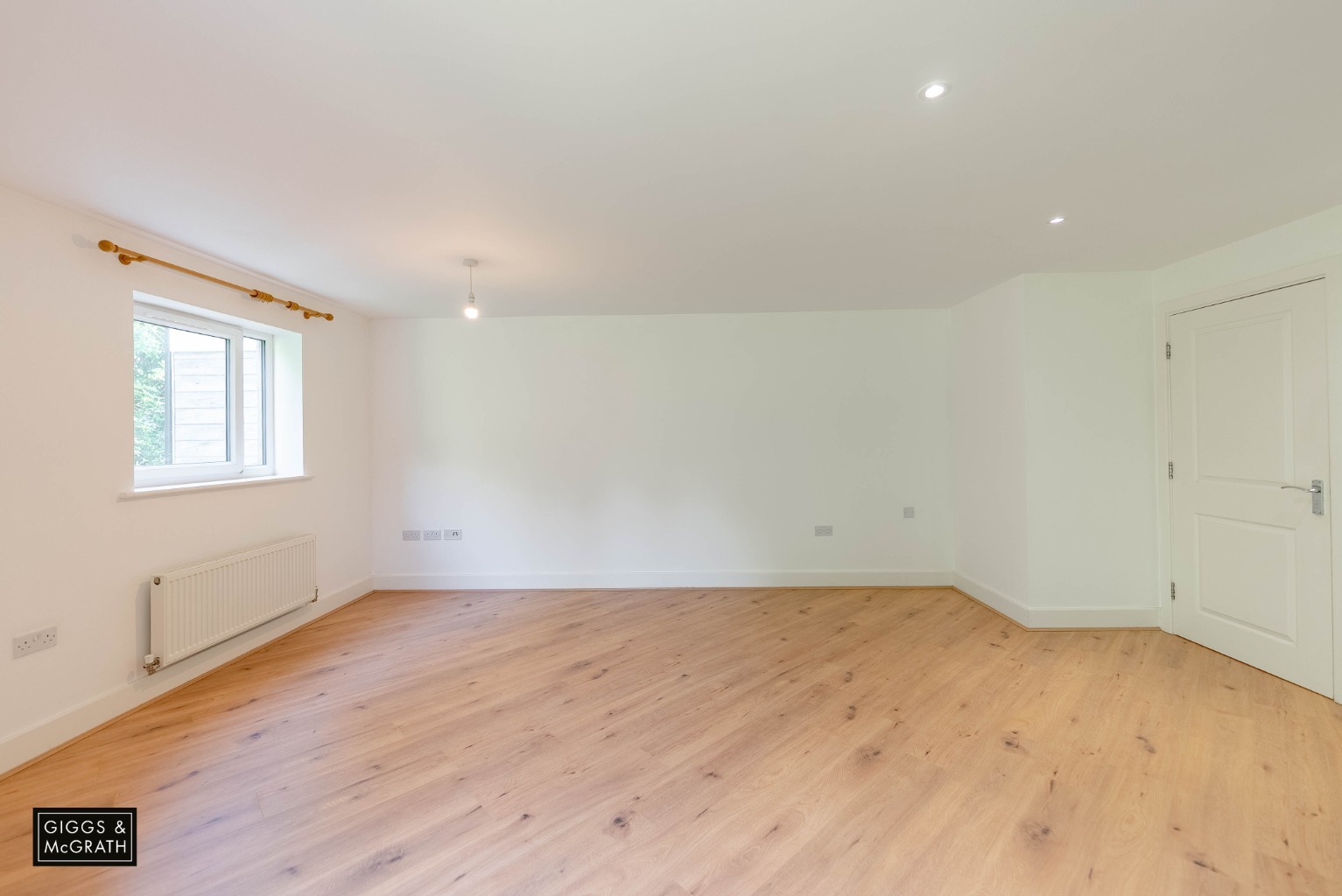 Modern Two Double Bedroom Apartment in Stukeley Meadows, Huntingdon Property image 5