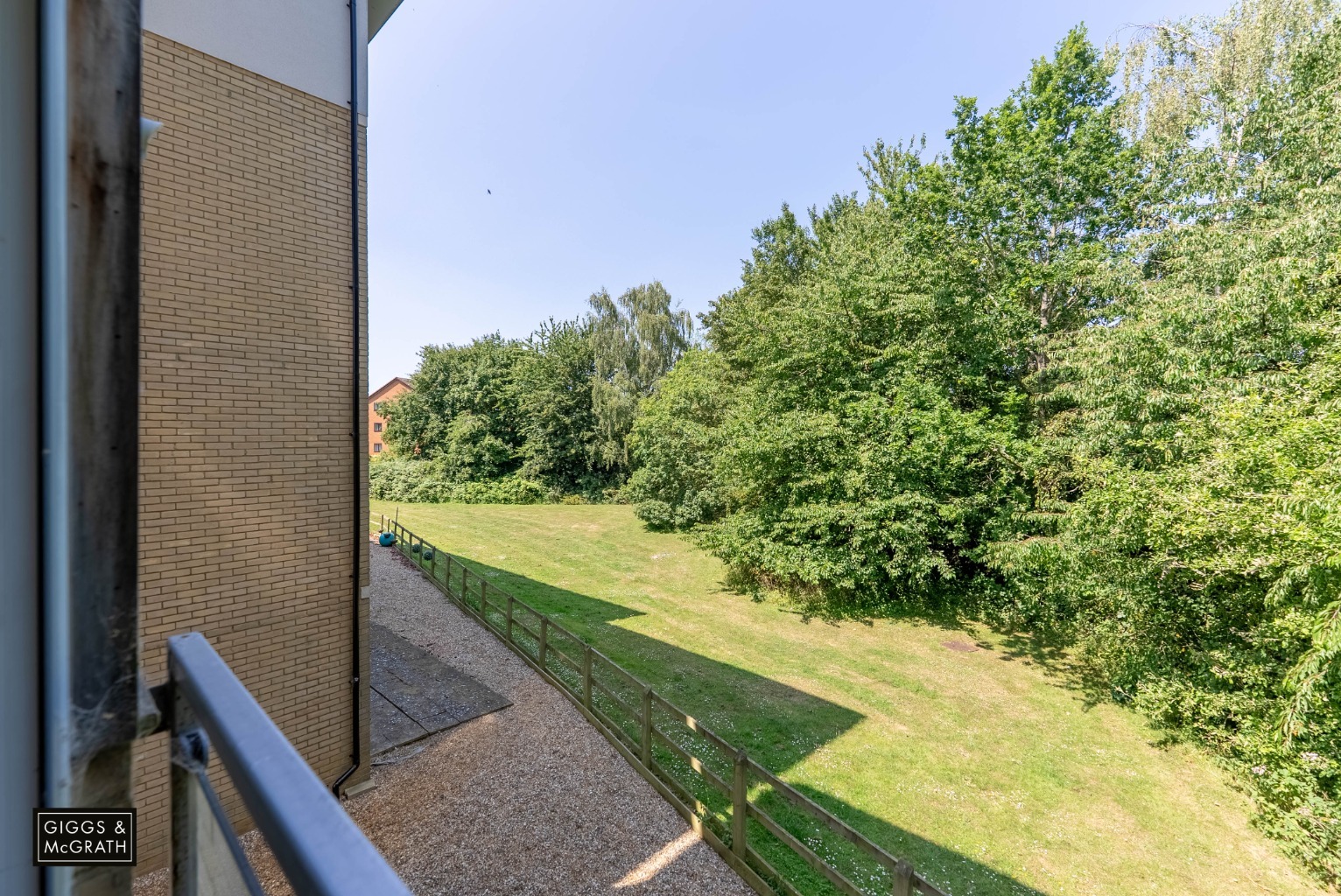 Modern Two Double Bedroom Apartment in Stukeley Meadows, Huntingdon Property image 10