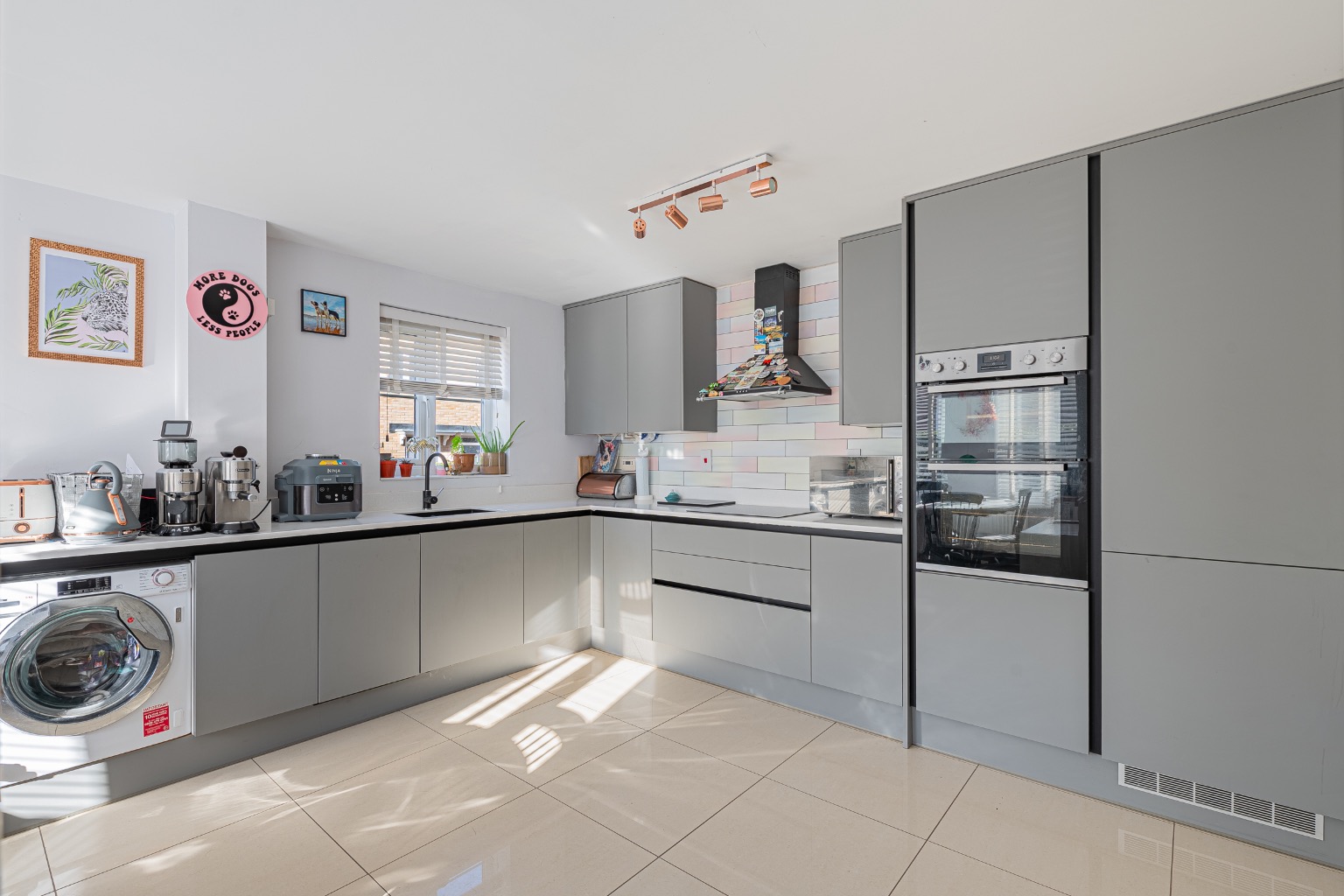 Charming 3-Bed Cambridge Home with Stunning Kitchen & Garden Property image 2