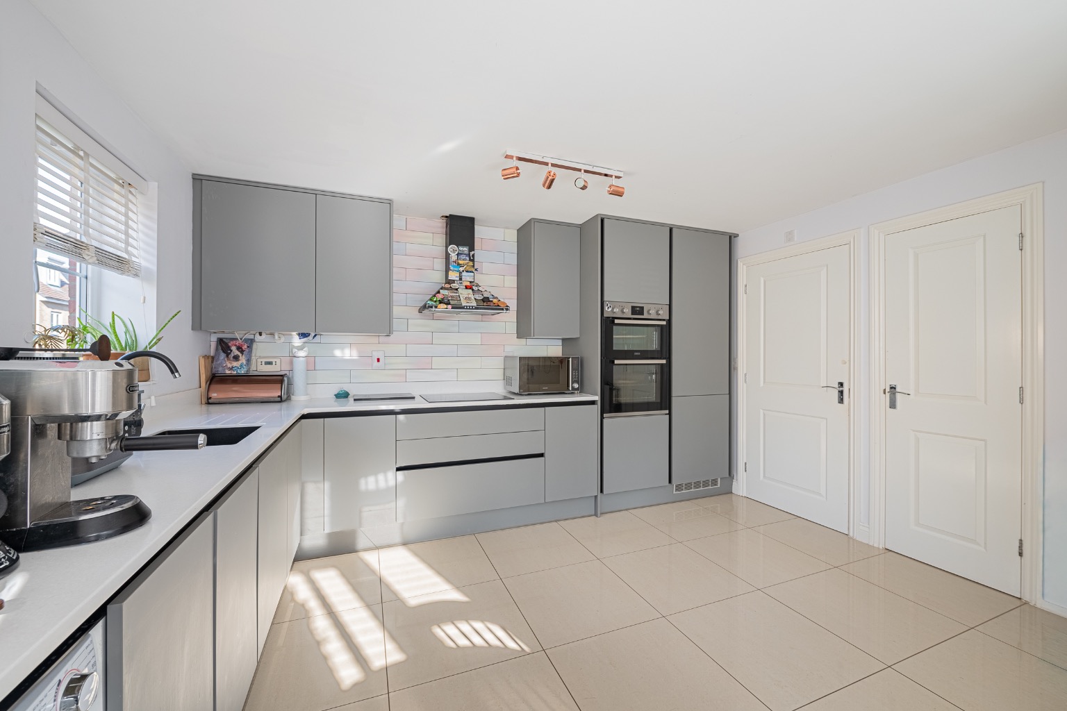 Charming 3-Bed Cambridge Home with Stunning Kitchen & Garden Property image 4
