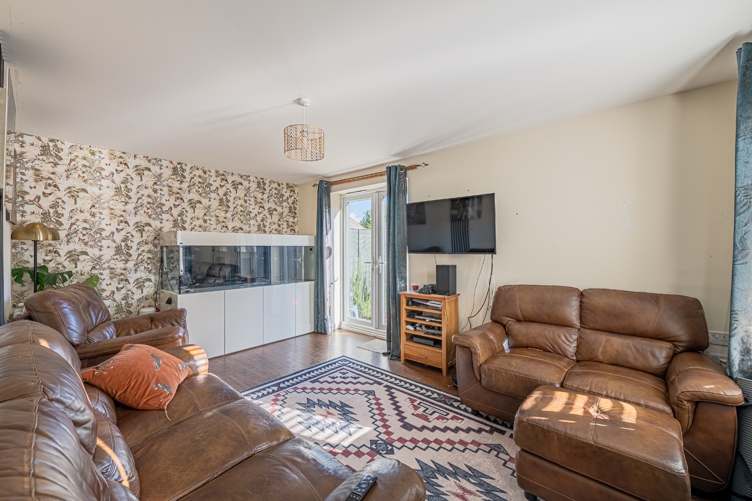 Charming 3-Bed Cambridge Home with Stunning Kitchen & Garden Property image 6