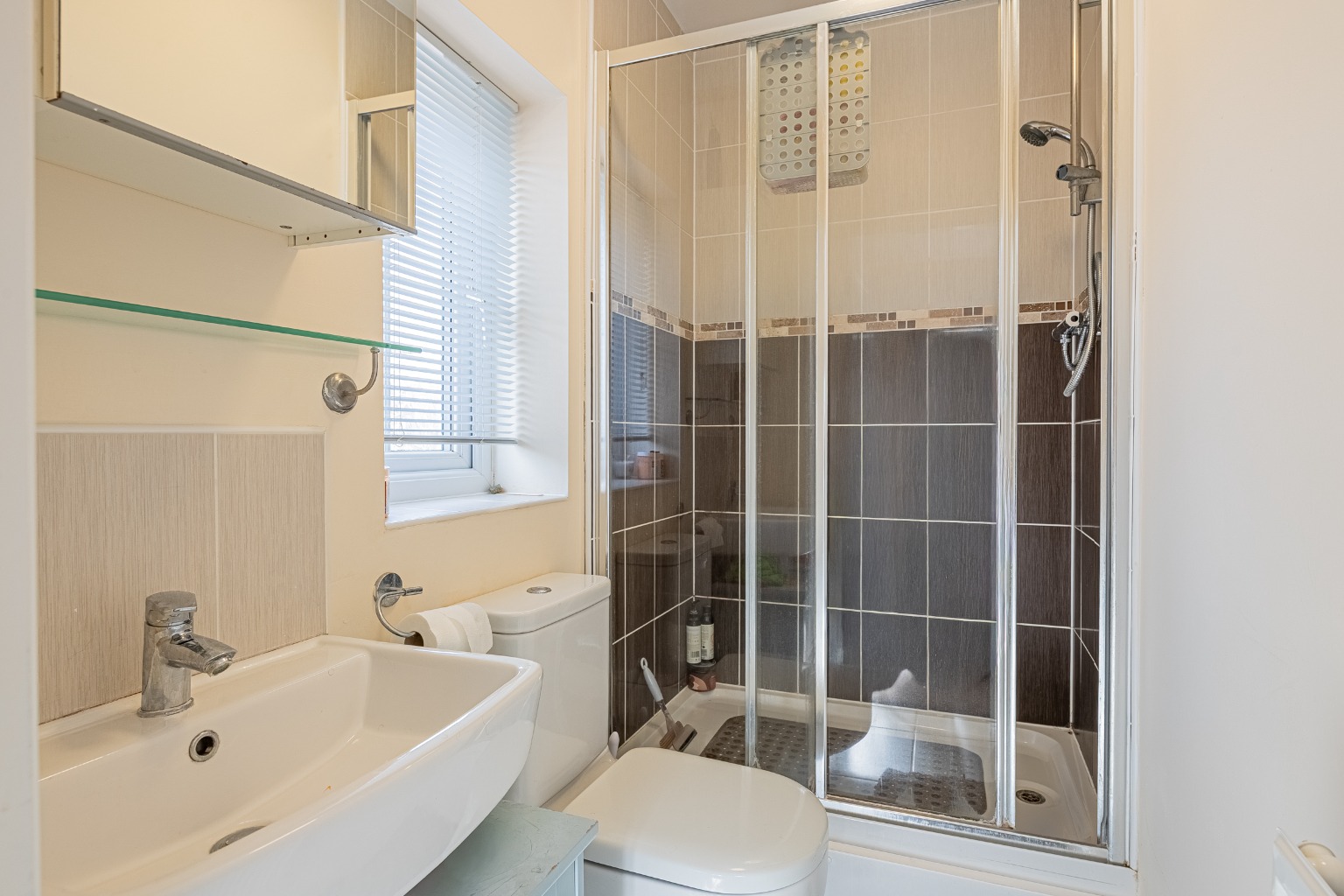Charming 3-Bed Cambridge Home with Stunning Kitchen & Garden Property image 10