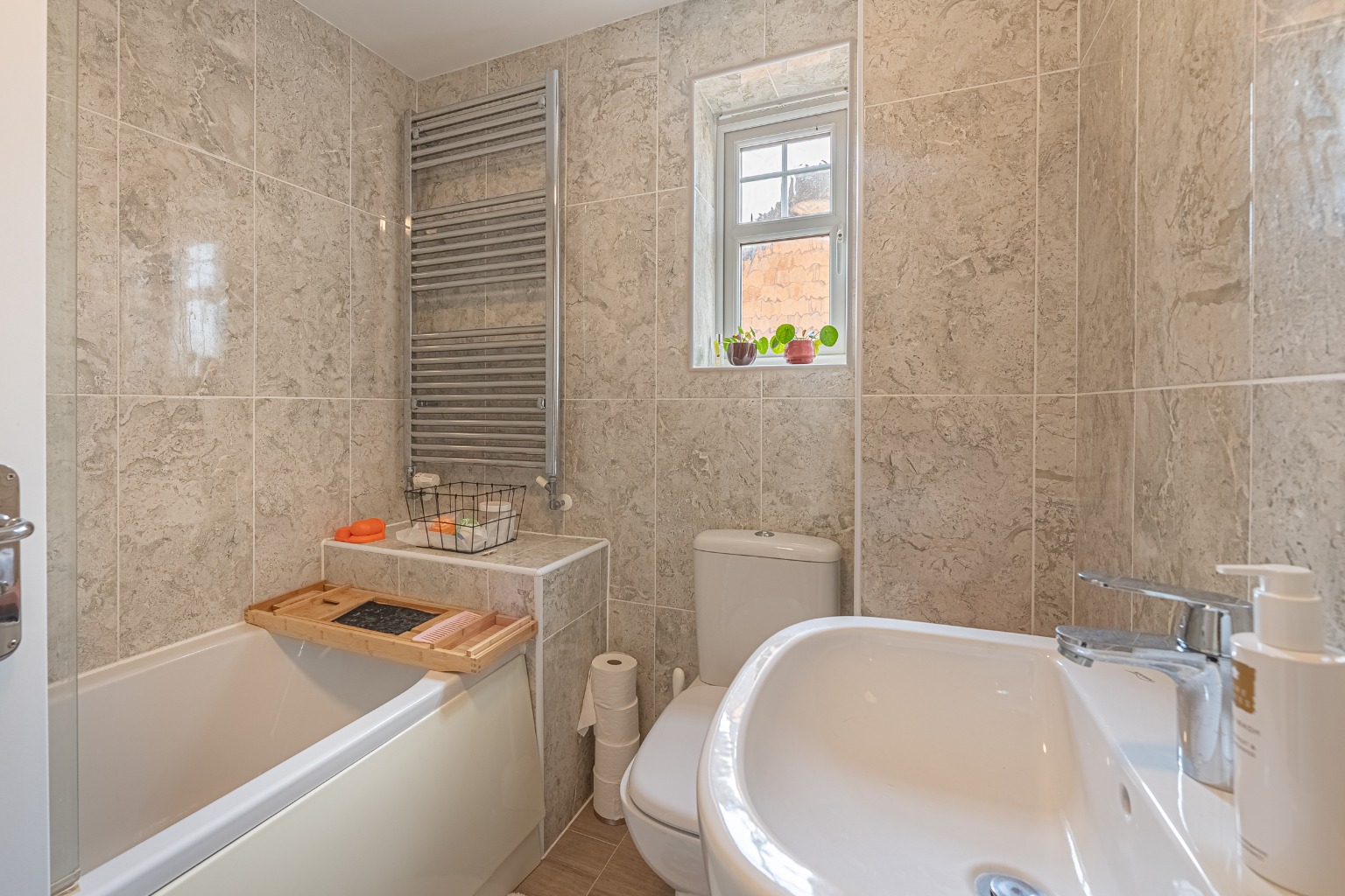 Immaculate 3-Bed Townhouse in Papworth Everard Property image 8
