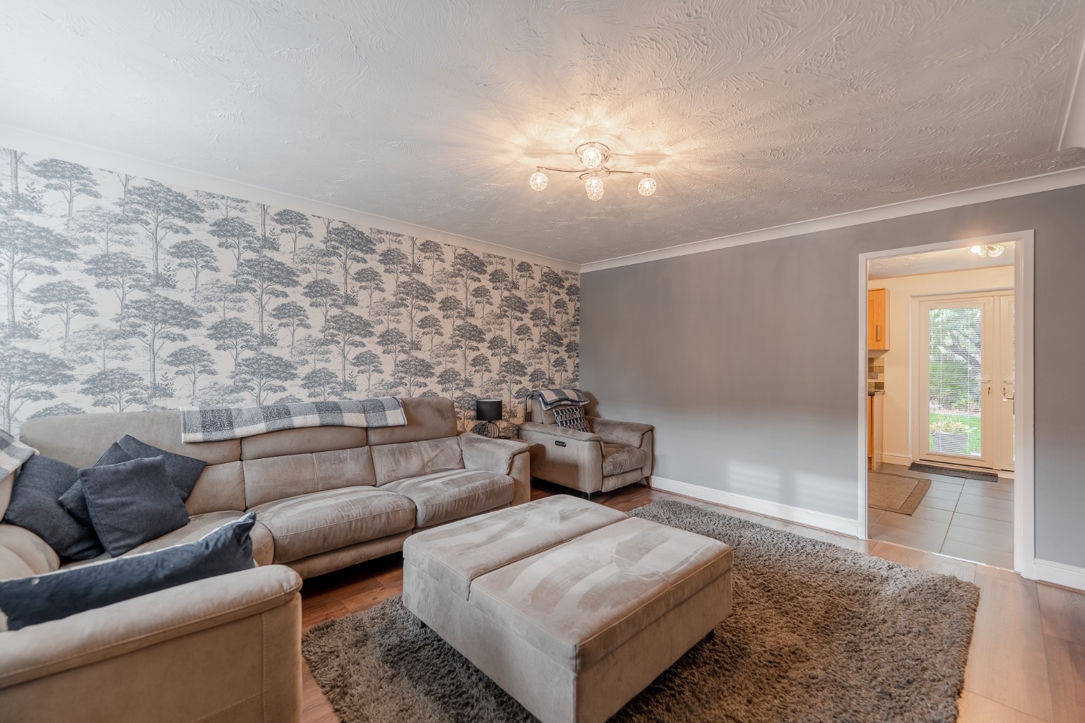 3 Bedroom end of terrace house for sale Property image 5