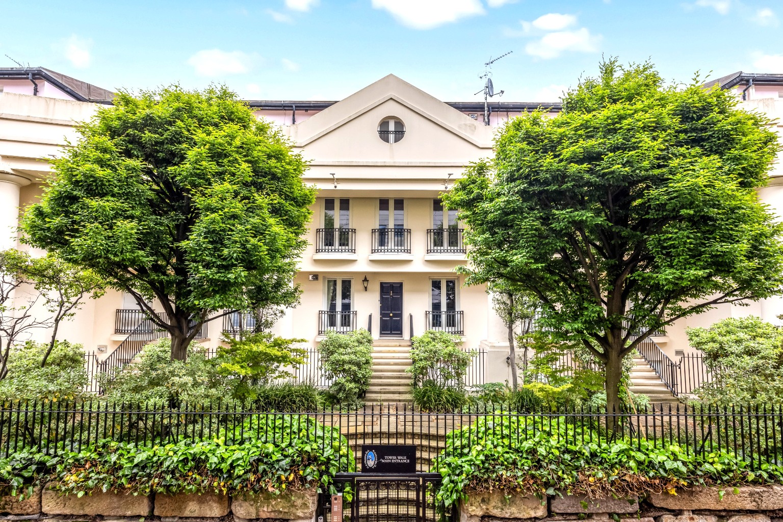 Exquisite neo-classical townhouse with 4-bedrooms, 4-bathrooms and 3 beautiful reception rooms.