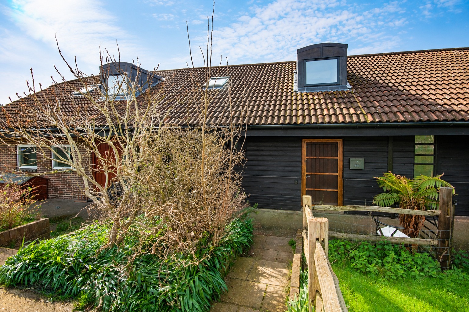Charming three-bedroom character cottage within the historic grounds of the former Lewes Racecourse Charming three-bedroom character cottage within the historic grounds of the former Lewes Racecourse