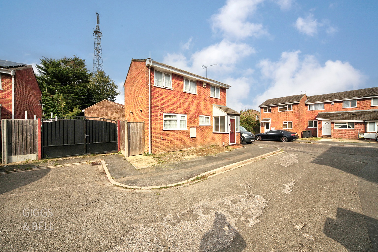 DETACHED AND WITH A PLOT PRIME FOR EXTENSION