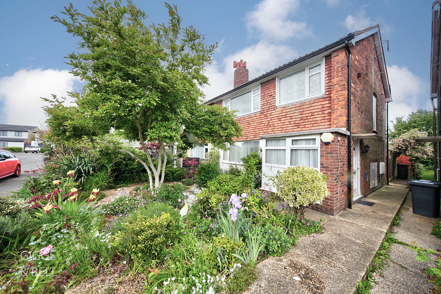 An excellent opportunity for an investment purchaser to acquire a spacious first floor maisonette