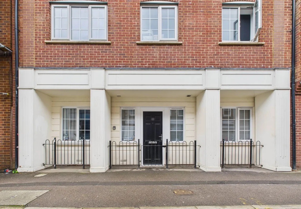 Ground Floor Apartment  Excellent Transport Links  Ideal First-Time Buy or Buy-to-Let Investment