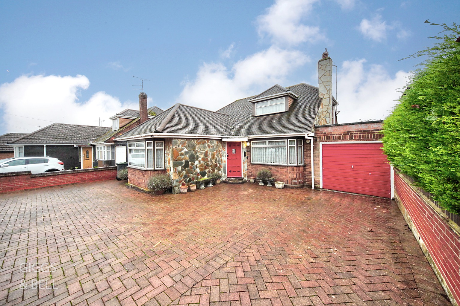 Are you looking for a detached chalet bungalow with scope to extend opposite Challney school?