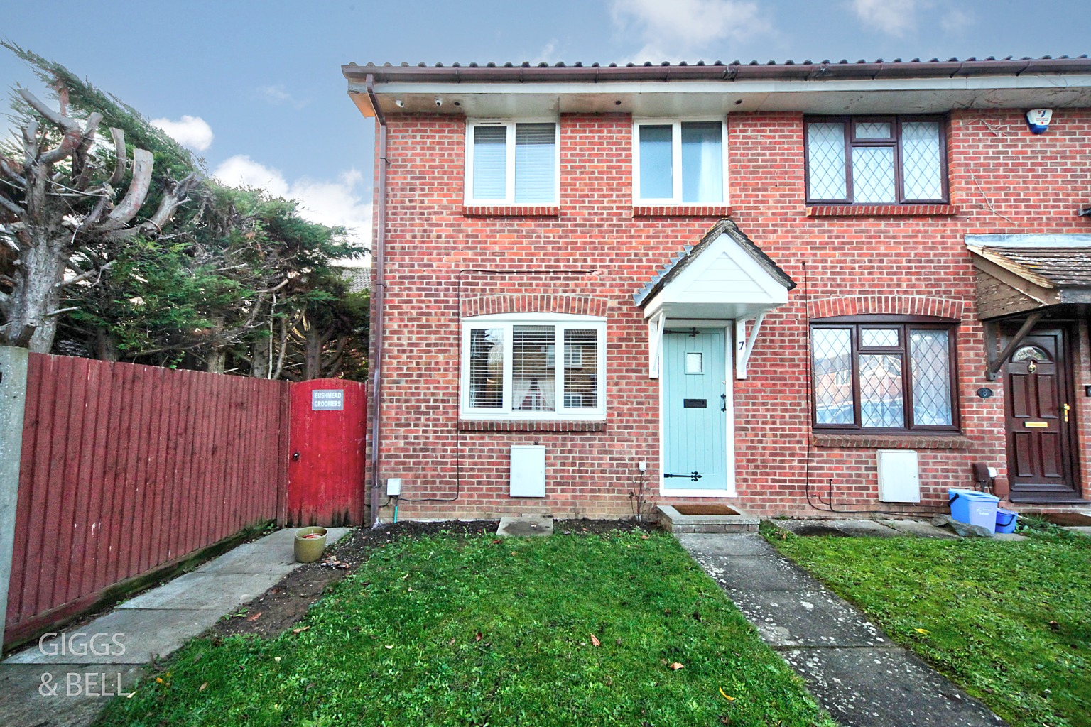 Modern three bedroomed home in highly popular location …..an ideal first property.