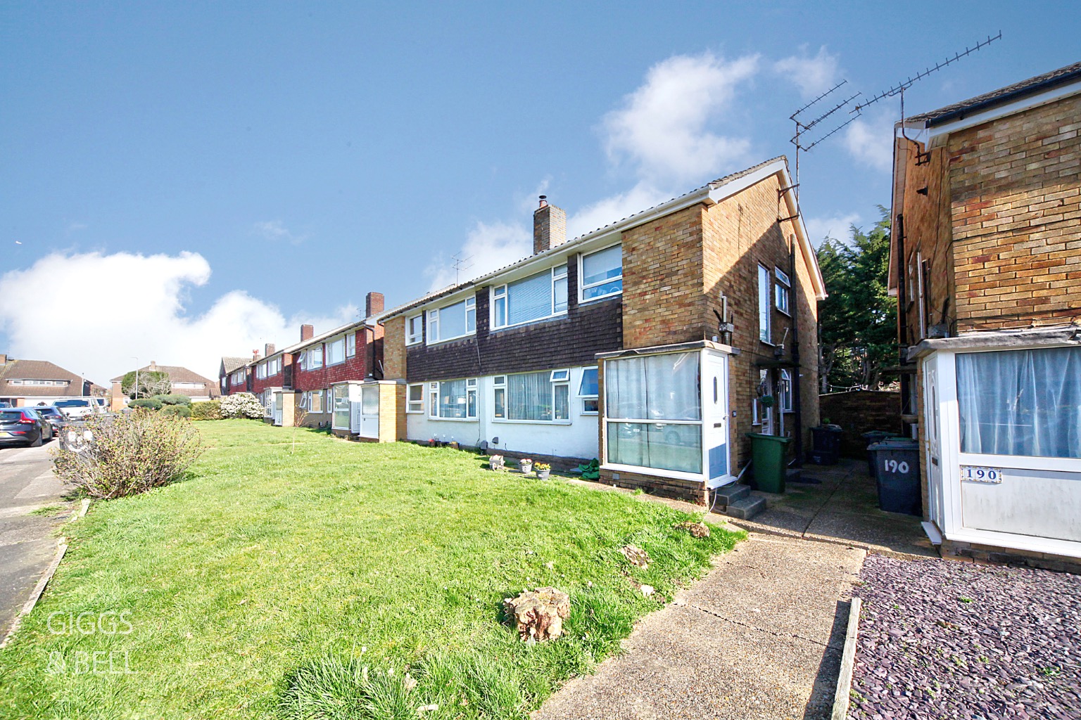 Are you looking for a ground floor maisonette with its own garden?