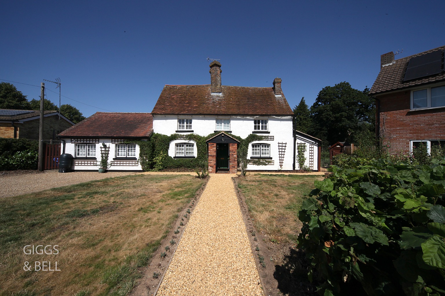 Detached grade II listed cottage