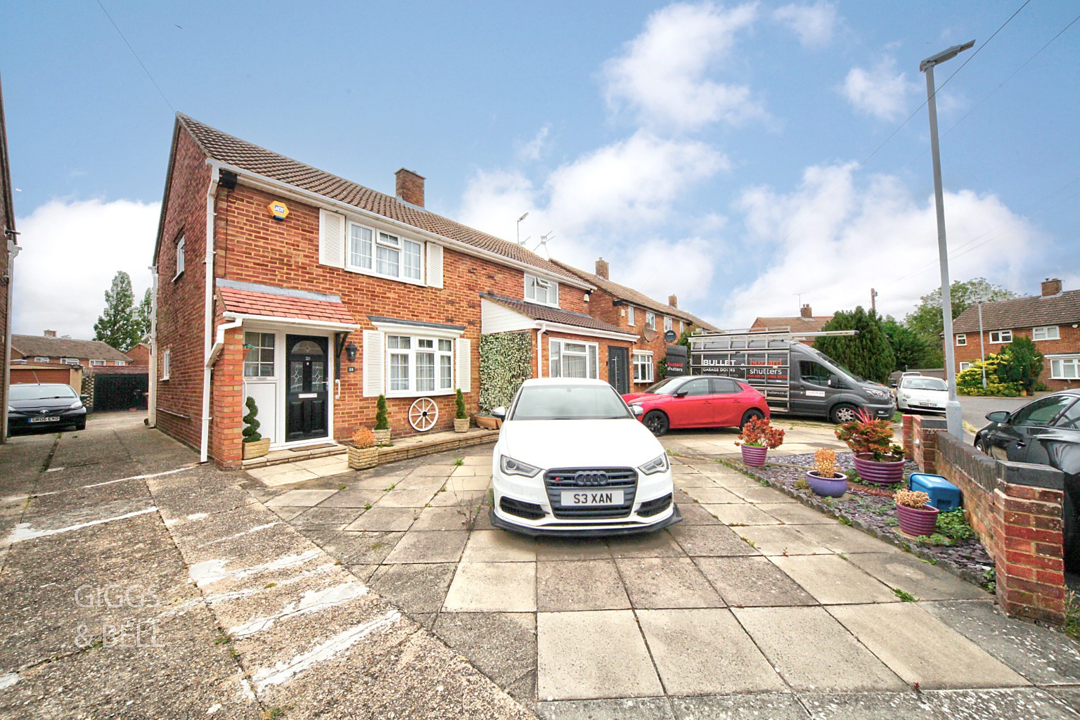 HIDDEN GEM IN A QUIET CUL DE SAC IN STOPSLEY