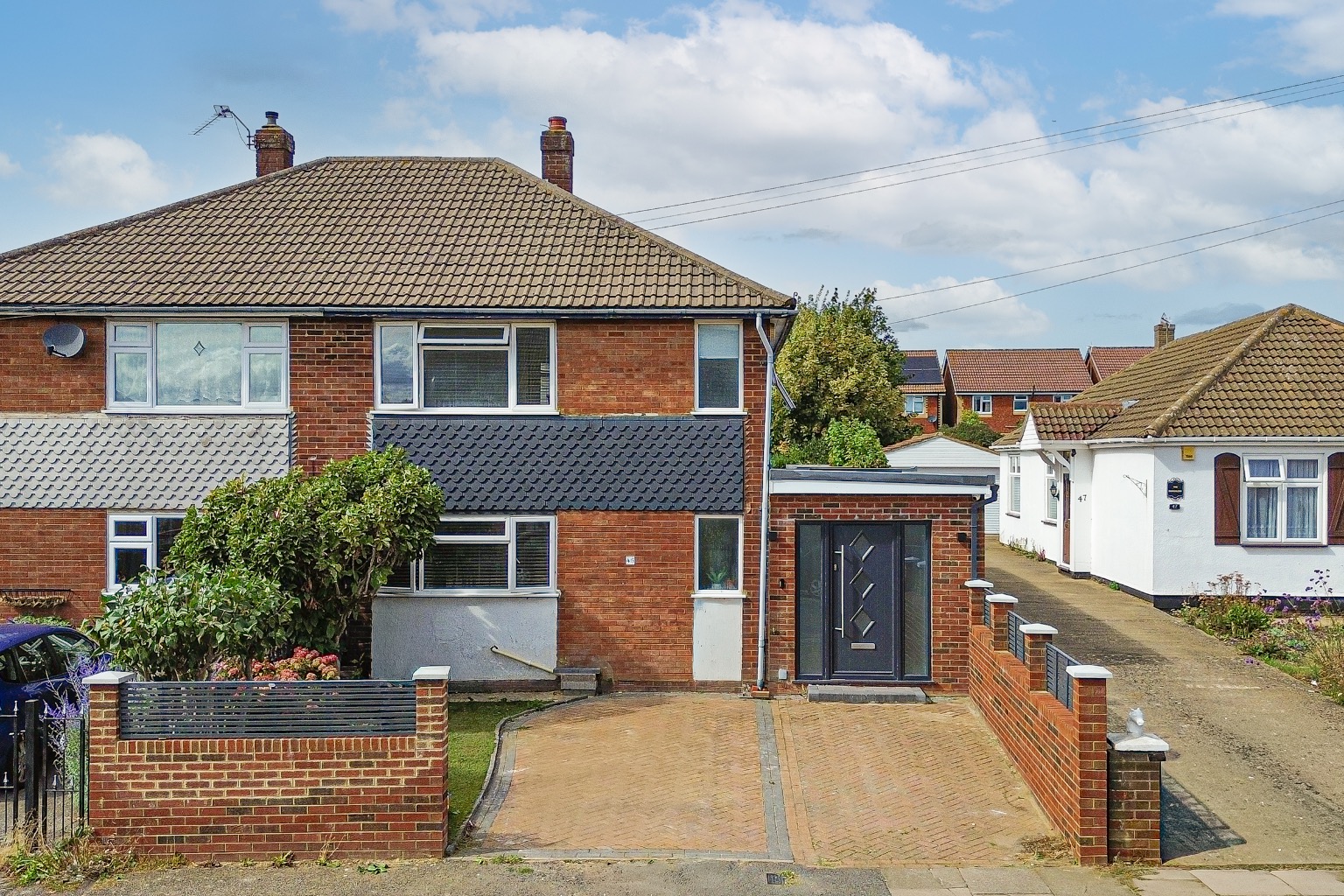 MODERN FOUR BEDROOM FAMILY HOME IN STOPSLEY