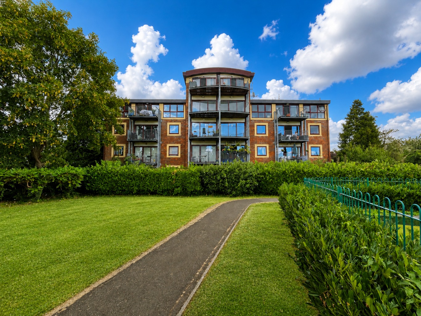 Waterhouse Gardens, West Hill Road, Luton