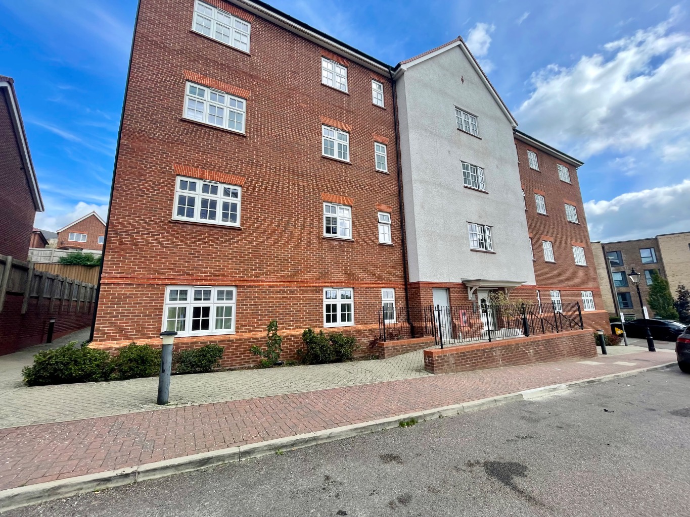 Armstrong Road, Luton