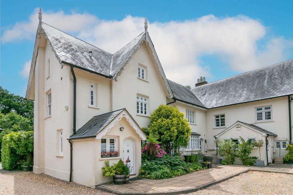 Home Farm Court, Putteridge Park, Luton