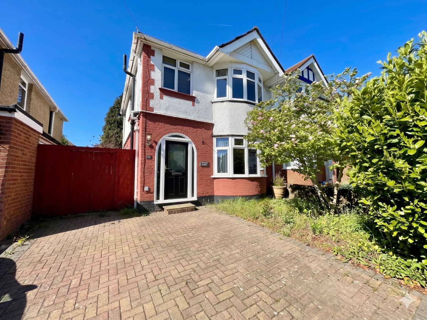 Walcot Avenue, Luton