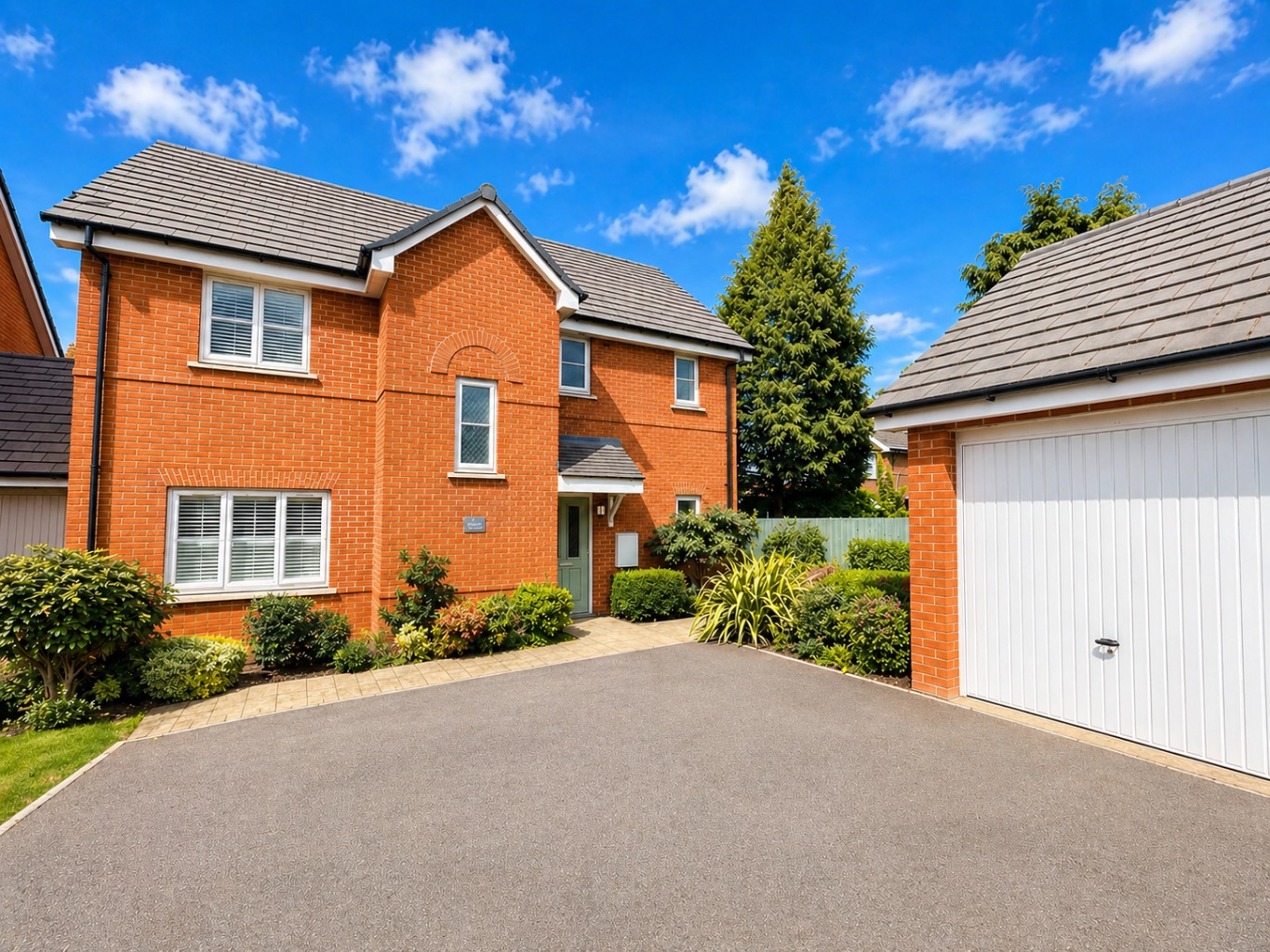 Laurel Close, Luton
