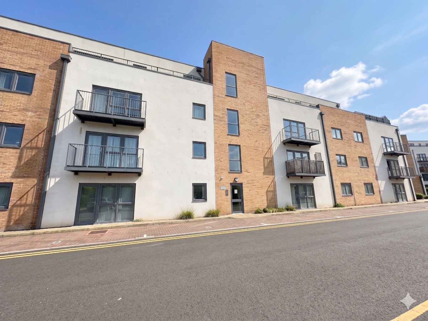 Heather Apartments, 1 Cypress Road, Luton, Bedfordshire, LU1 4FY