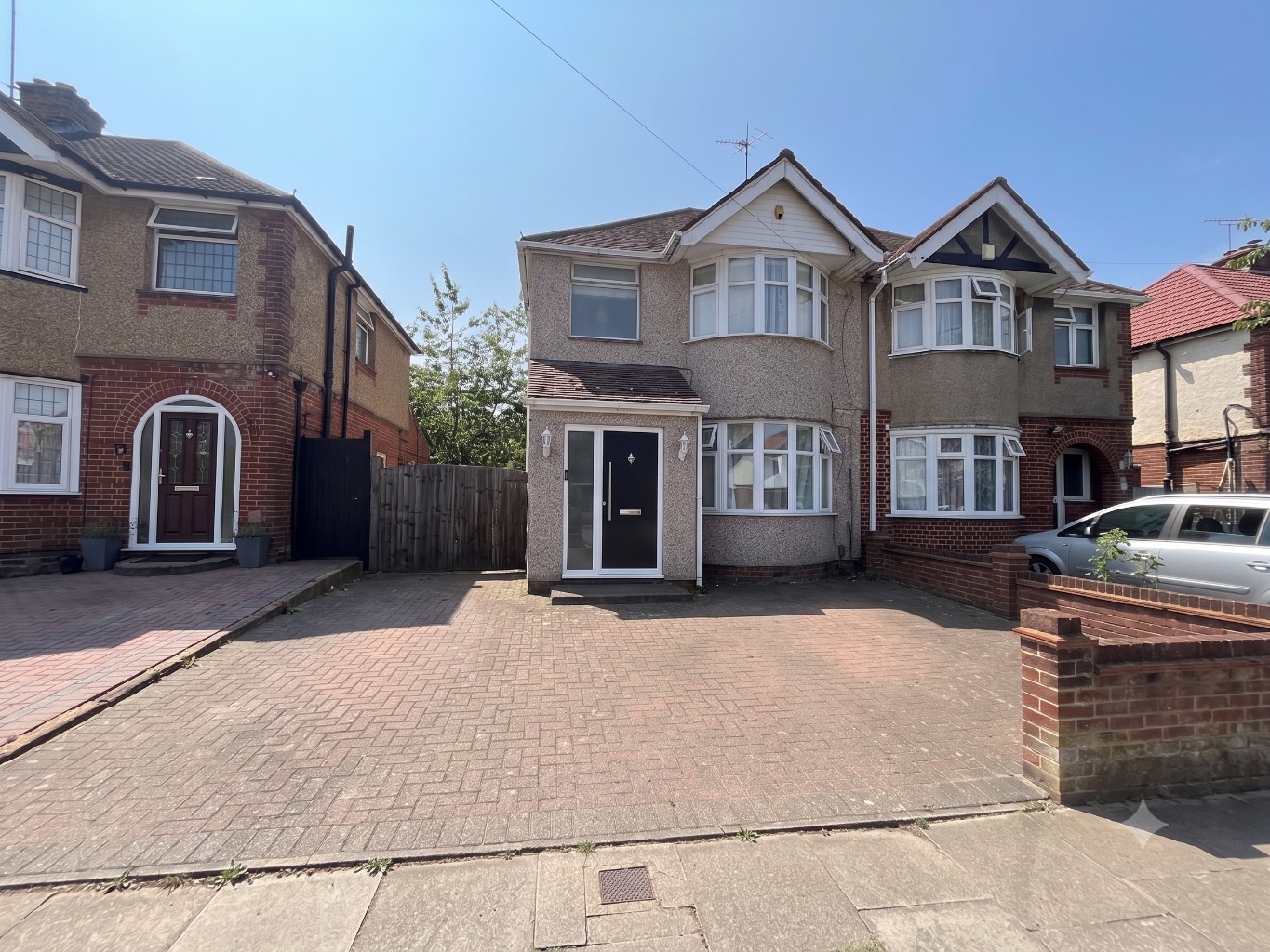 Somerset Avenue, Luton, Bedfordshire, LU2 0PN