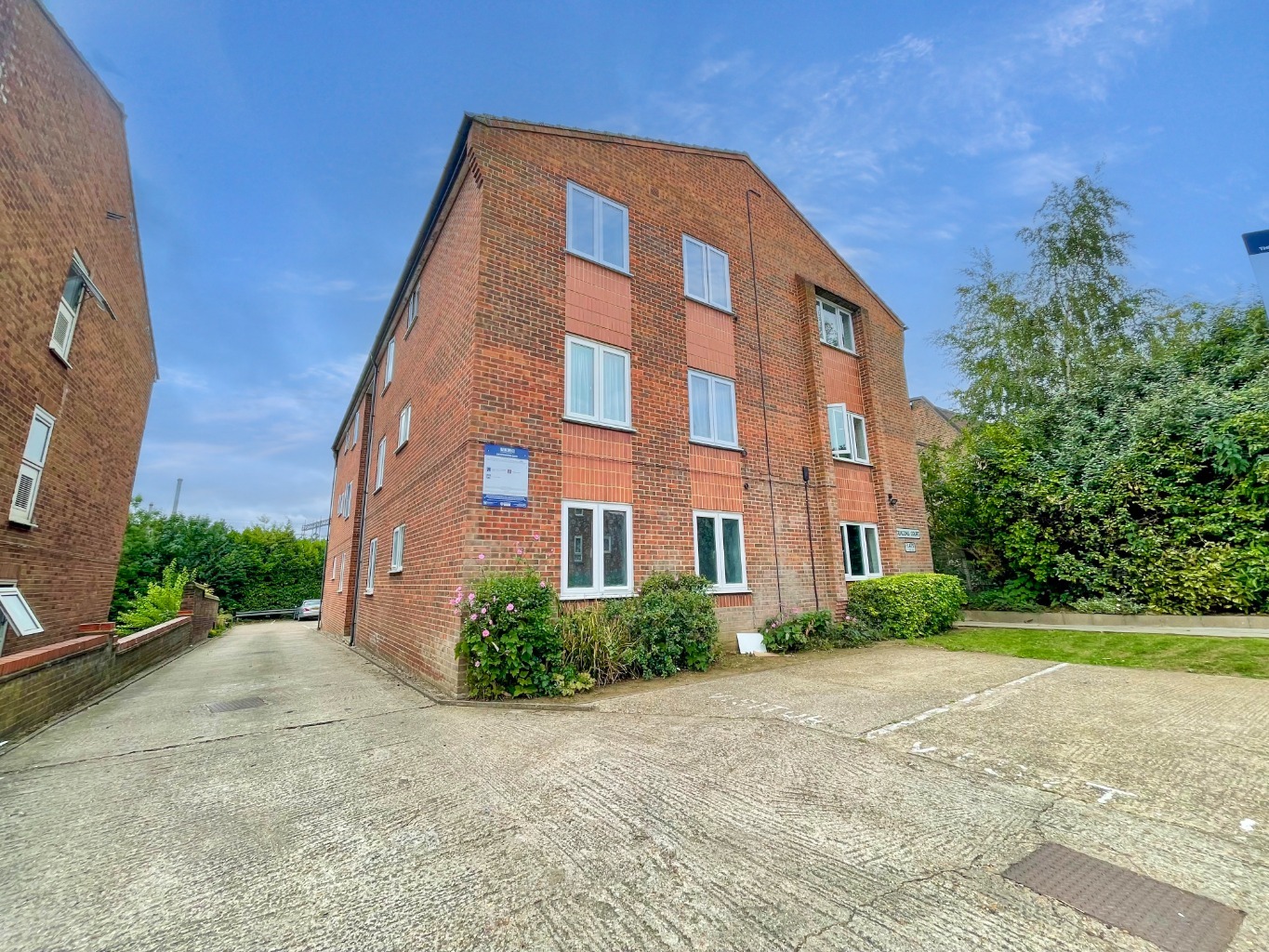 Deacons Court, Villa Road, Luton, Bedfordshire, LU2 7NP
