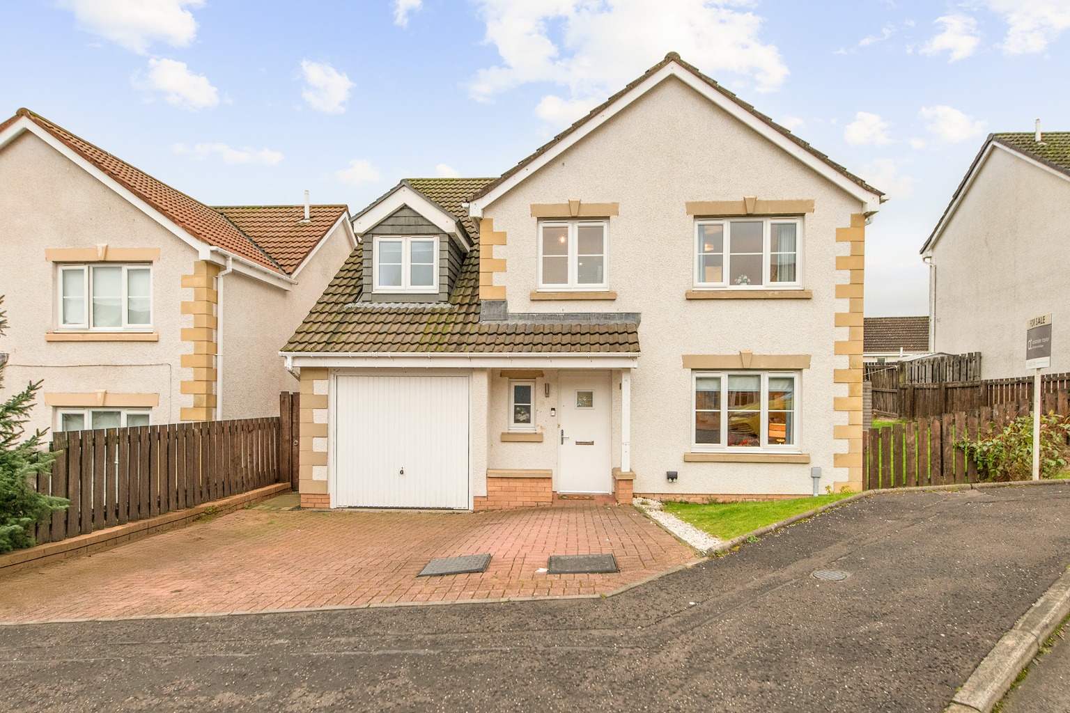 Outstanding 5-Bed Barrett Home in Desirable Singers Place, Bonnybridge