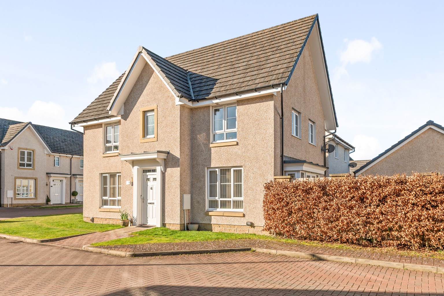 Immaculate 4-Bedroom Detached Villa in Bonnybridge, Offers Over £304,995