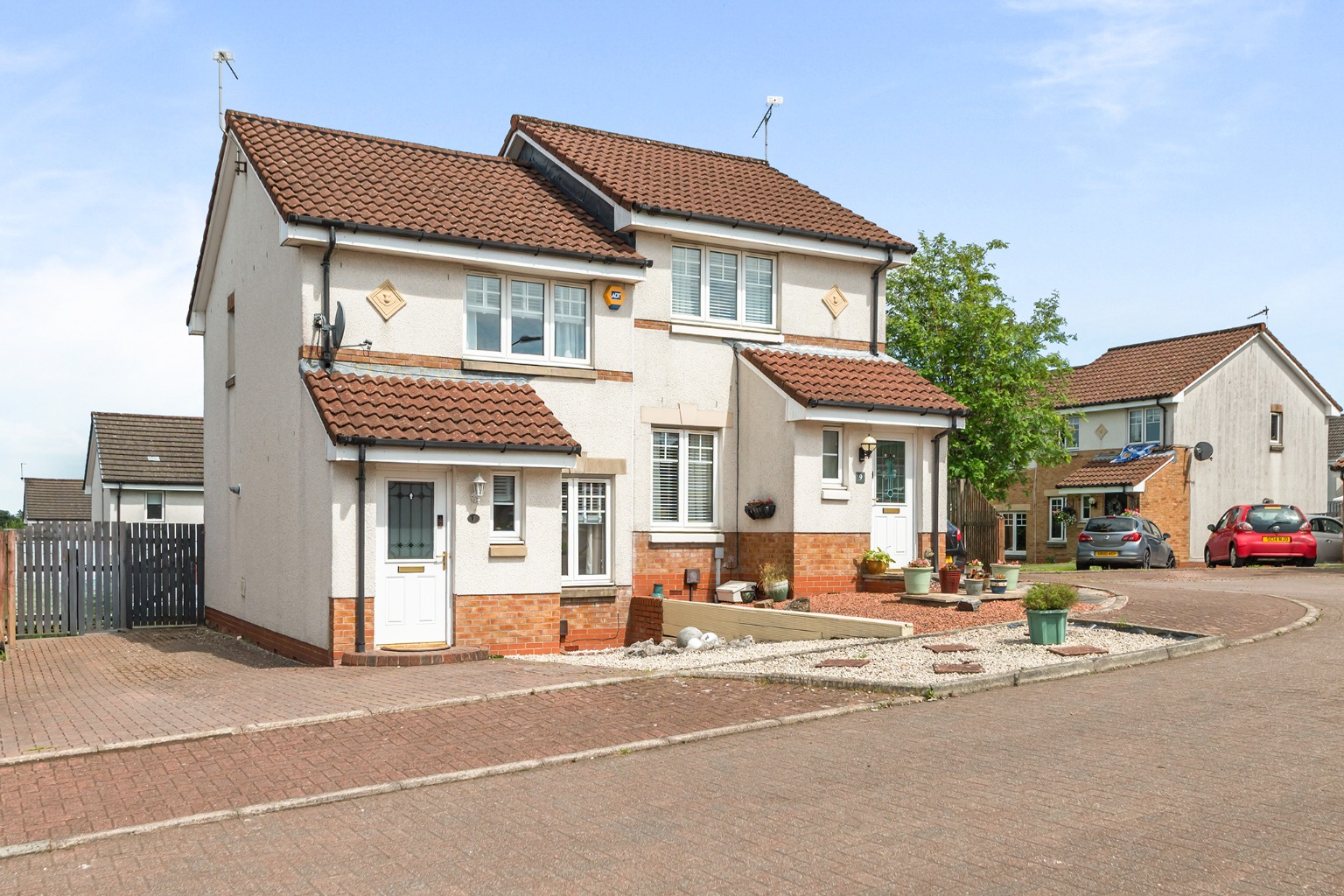 Immaculate 2-Bed Semi-Detached Villa with Landscaped Gardens,  in  Bonnybridge